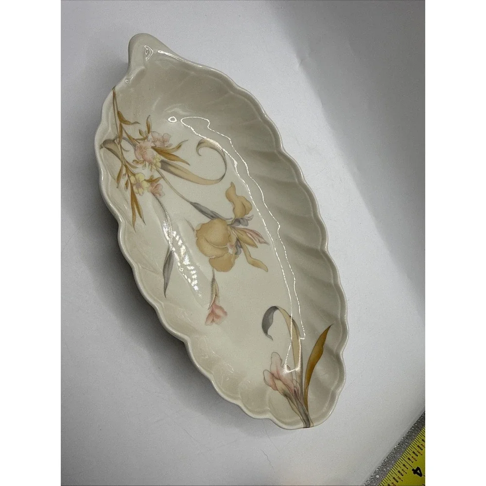 Shell Long Bowl Trinket Dish Toyo Japan Porcelain French Orchid Iris
